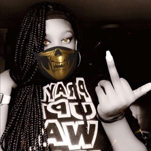 Meet your Posher, Anaya